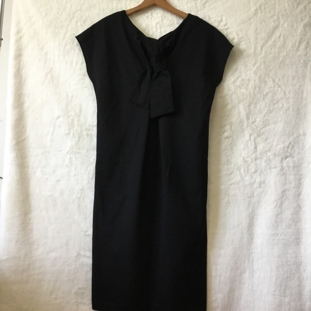 Sans & Sans Black Cap-Sleeved Dress With Tie